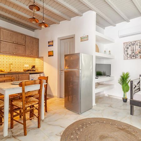 Elenitas Beach House In Ornos Exterior foto